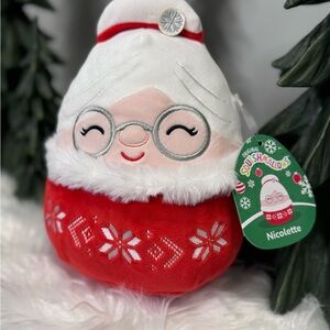 Nicolette, Mrs. Claus, Snowflake Embroidered Squishmallow, NWT, 8 in
